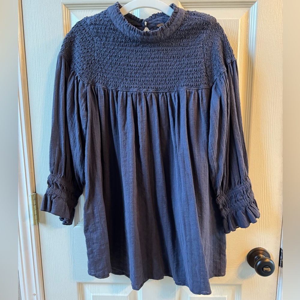 Free People Navy Smocked top size XS